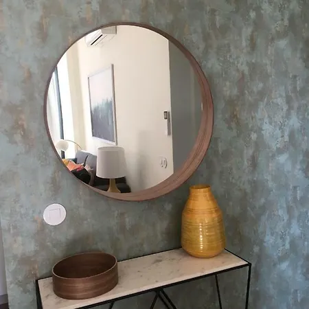 Exclusive 1 Bedroom Flat In The Heart Of Apartment